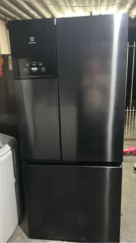 Geladeira Eletrolux side black inox nova 