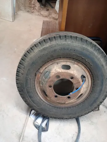 Rodas com pneu 7/50/16