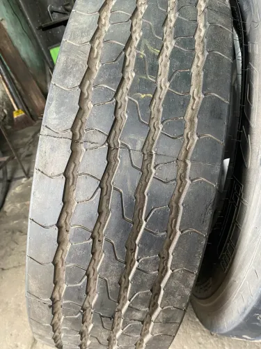 Pneu 235/75/17.5 Pirelli 