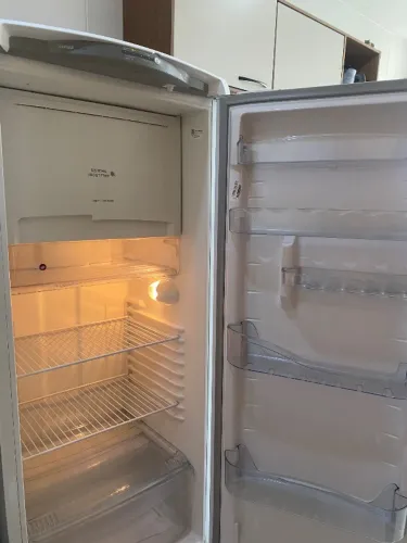 Geladeira CONSUL Facilite 297L