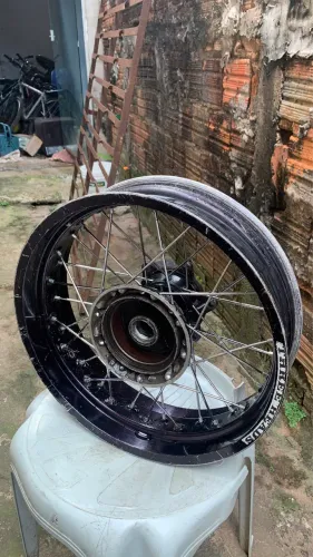 Roda de moto completa