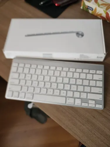 Teclado Apple Wireless keyboard 
