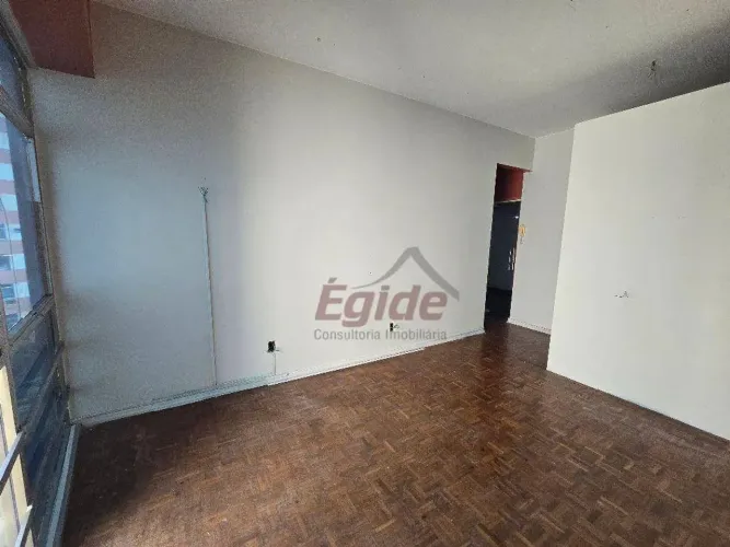 Excelente sala comercial no Centro de Niterói na Av. Amaral Peixoto.