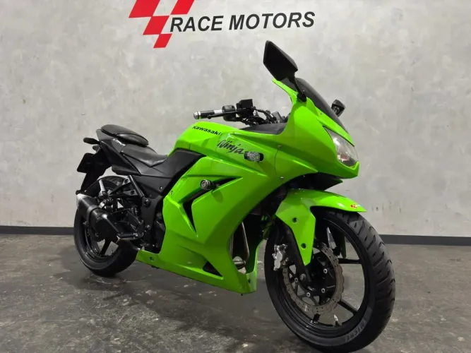 KAWASAKI NINJA 250R VERDE 2010