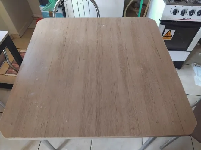 Mesa por 400 reais os dois