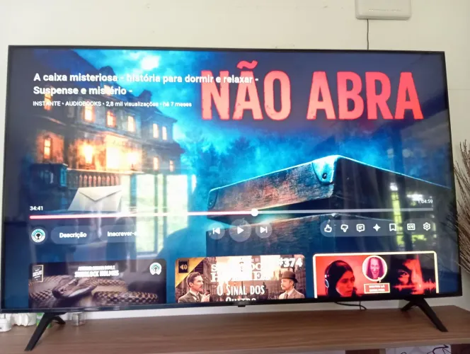 Tv smart - 65 polegadas - semi nova,ainda com plástico protetor