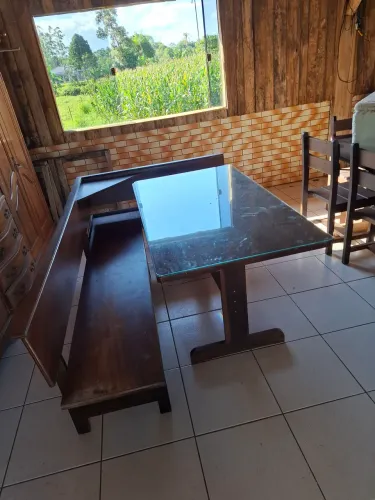 Mesa antiga de canto 
