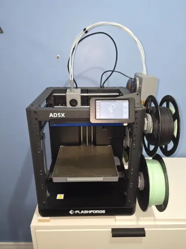 Impressora 3D Flashforge AD5X, Multifilamento, Com Camera e Barra de LED.
