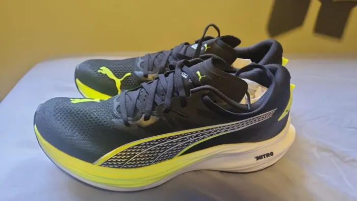 Tênis de corrida com placa de carbono