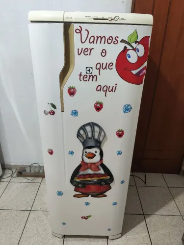 Vende-se Geladeira! Funcionando Perfeitamente...