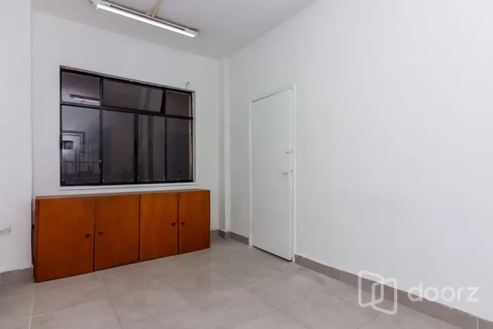 Imóvel na Sete de Abril com 0 dormitórios e 84m²