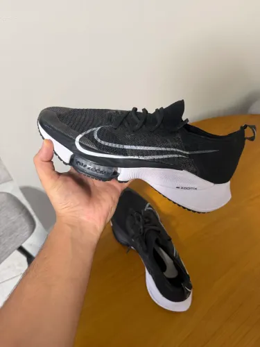 Tênis Nike air zoom tempo next% 42.5