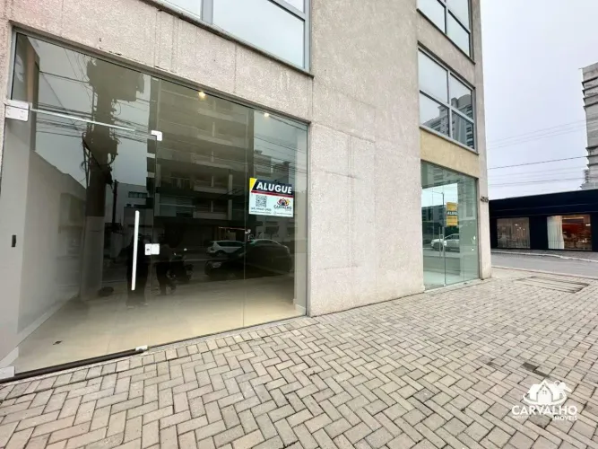 Excelente sala comercial de 60m² para locação na Av. Nereu Ramos em Balneário Piçarras