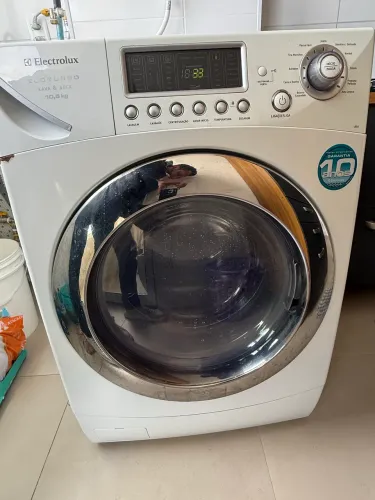 Lava e Seca Electrolux 10,5kg Eco Turbo (LSE11) - Perfeito Estado!