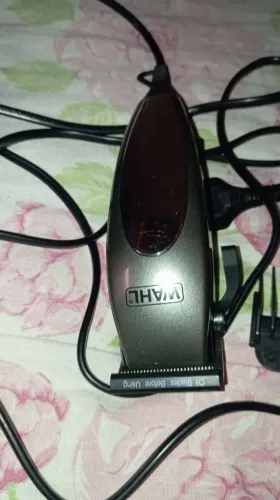 Máquina de cortar cabelo novo e zero
