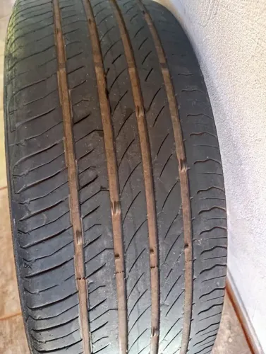 4 Pneus 205/55/17 continental