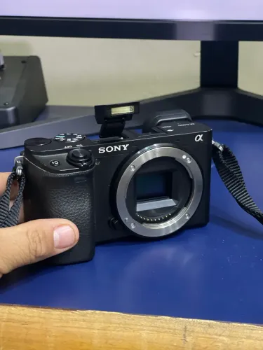 Câmera Sony A6400 corpo 