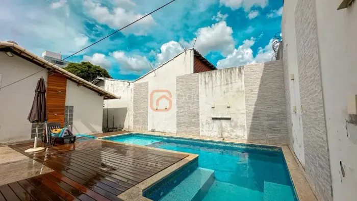 Casa linear com 4 quartos e piscina à venda no Itapoã