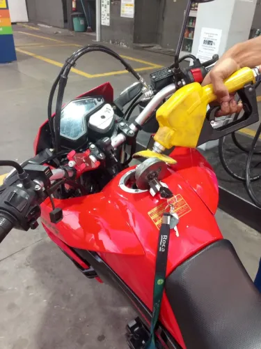 10 mil de entrada. ...Venda da moto Shineray 175 vermelha 