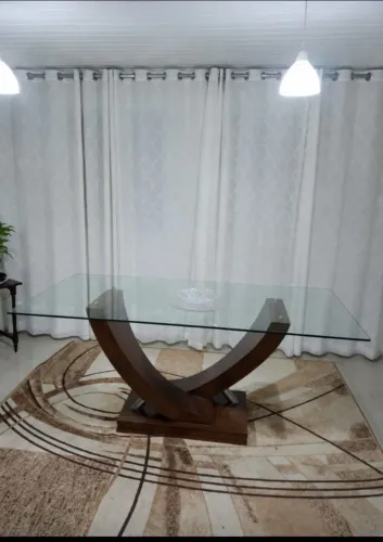 Mesa de jantar de vidro