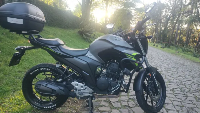Motocicleta Fazer FZ 250