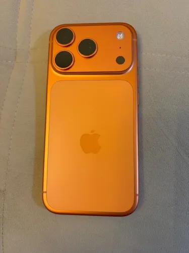 I Phone 17 Pro 256 gb laranja cósmico, raridade , seguro até 22/09, comprado 06/10/2025