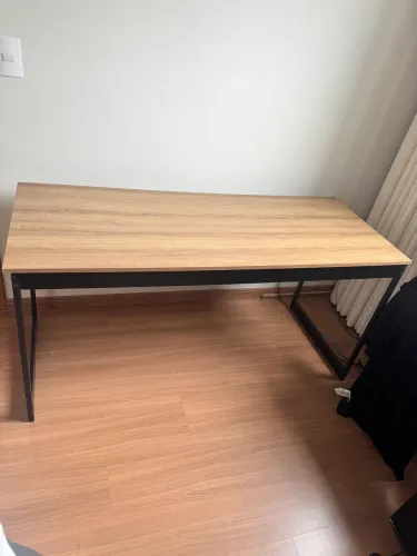 Mesa de escritório 140 x 60