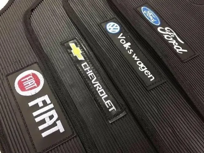 Jogo de Tapete de Borracha Automotivo - 04 peças c/ Logo Marca do Carro
