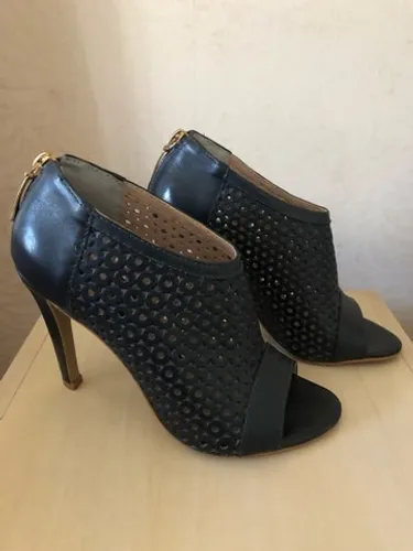 Open Boot / Ankle Boot Ana Paula, tamanho 35