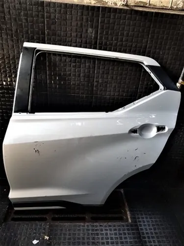 Porta Nissan Kicks .