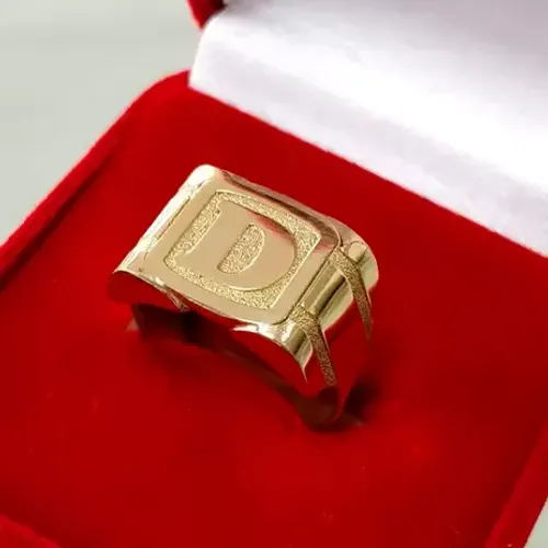 Anel de letra em ouro 416k