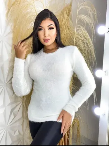 Blusa de lã pelinhos tamanho único. Preta e branco