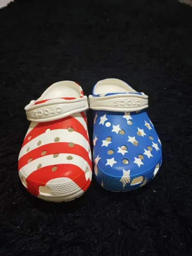 Chinelos Crocs América