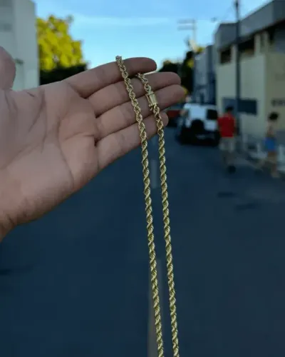 Cordão de moeda antiga