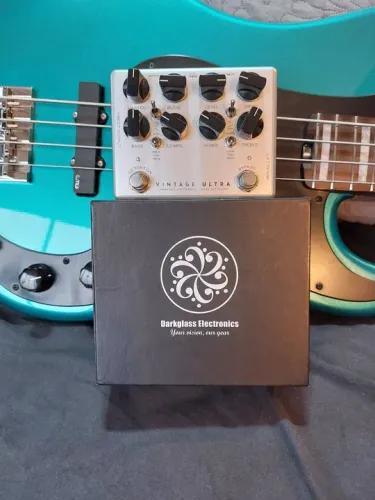 Pedal Preamp para Baixo Darkglass Electronics Vintage Ultra