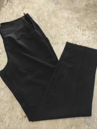 PIAF calça alfaiataria Tam 44 65,00<br>Altura 1,15cm<br>Cintura 45cm<br>