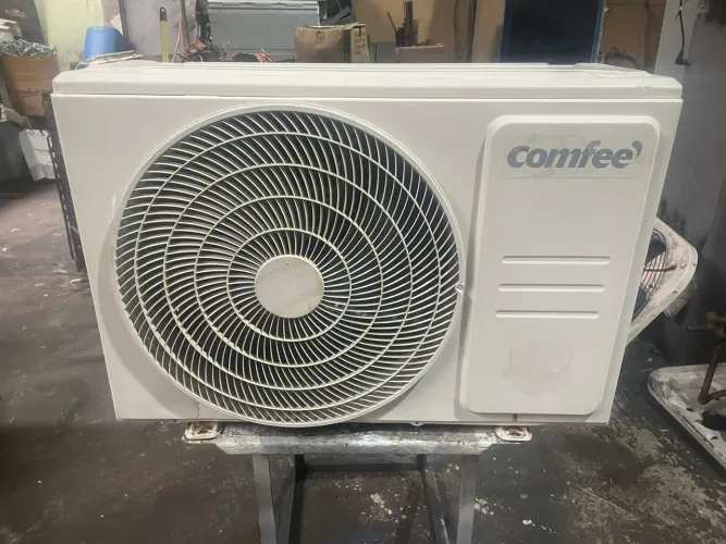 Cond Confee 220v R410a Monofásico com garantia