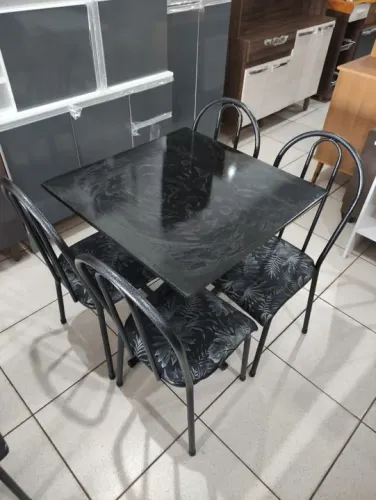 MESA NOVA 4 CADEIRAS 