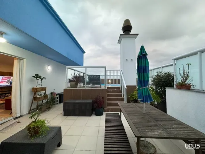 Cobertura com piscina privativa no bairro Areias