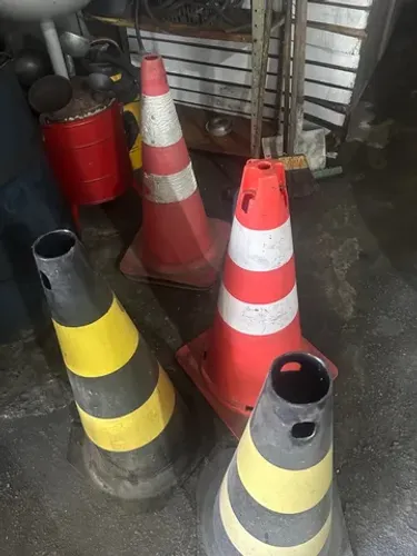 Cone sinalização 280 reais os 04