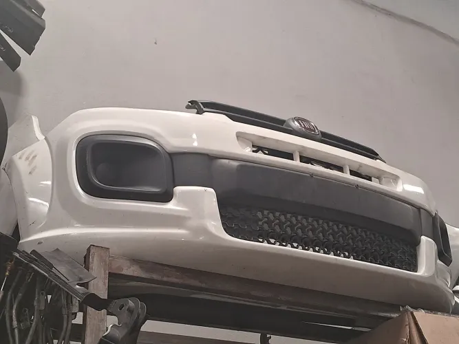 Parachoques dianteiro Fiat Uno Drive