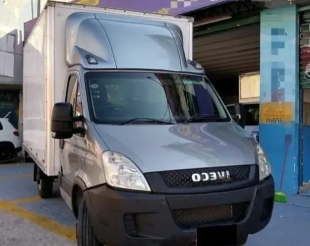 Iveco 35s14 bau seco plataforma hidráulica ano 2015