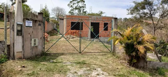 CH285 - Chác. 1.500,00m² no Primavera; casa em obra 2 dorm. 1bh, edícula pronta. Doc. ok!