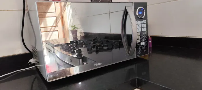 Microondas Philco com Design Moderno 21lcom defeito no touch