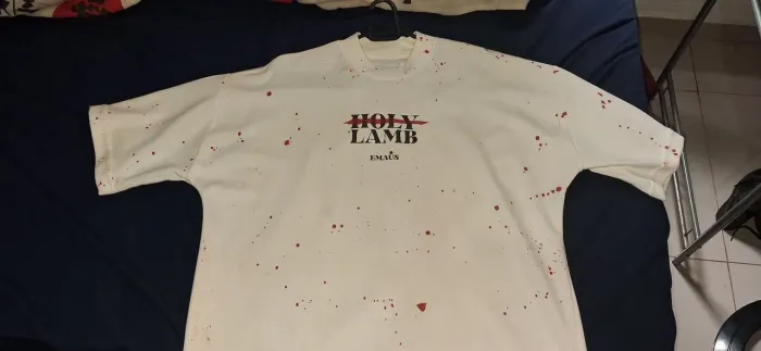 Camiseta evangélica oversized "Holy Lamb" Emaús