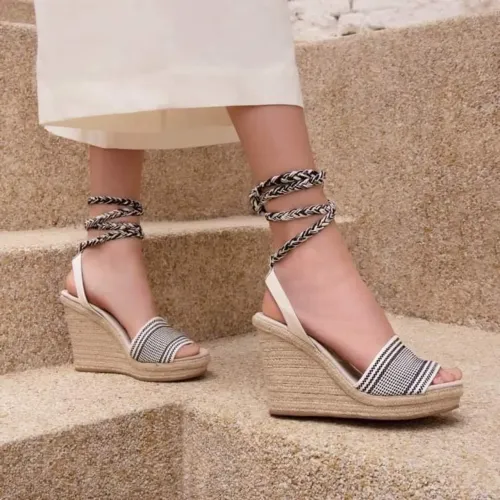 Espartilhe sandália Santa Lolla tamanho 38.