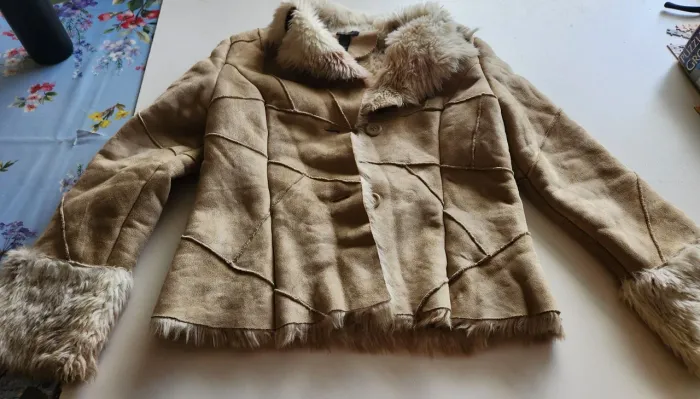 Jaqueta Femininade couro Bege com Pelo