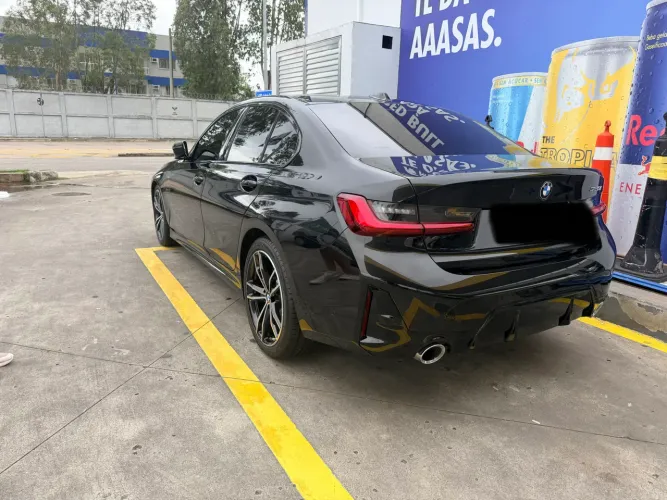 BMW 320i blindada muito nova