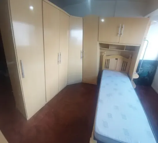 Guarda-Roupa Modulado 7 portas com cama de solteiro