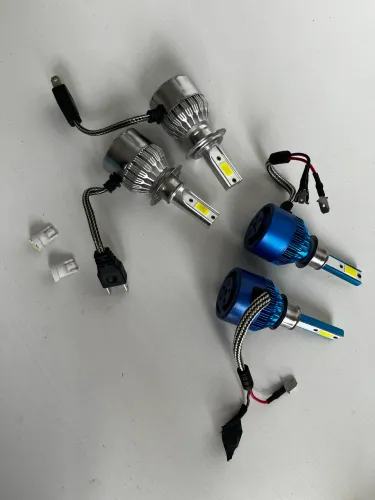 Kit LEDs Automotivos H7 + T10 - Funcionando Perfeitamente